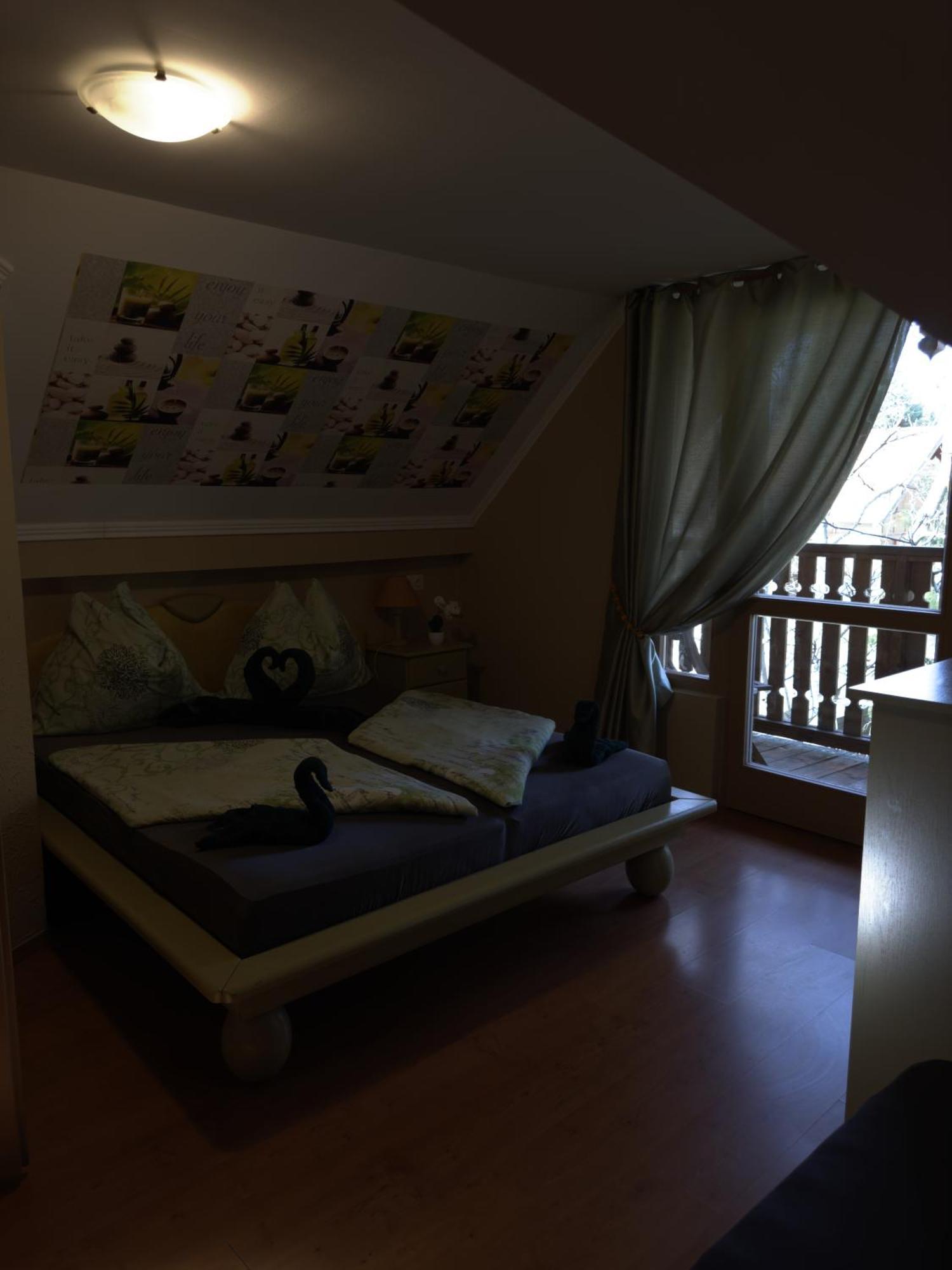 Rozsa Apartman 2 Alsoors Room photo