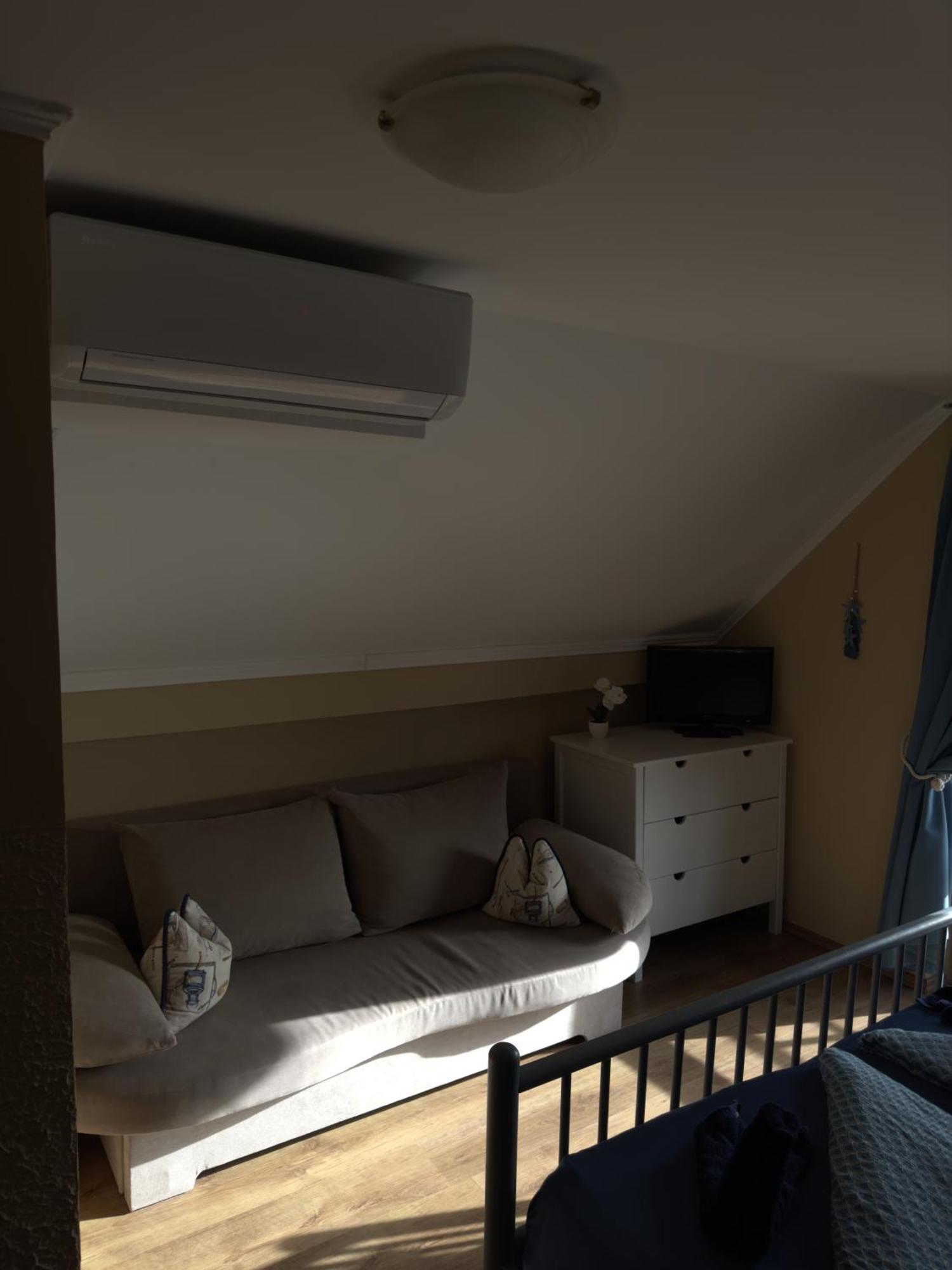 Rozsa Apartman 2 Alsoors Room photo