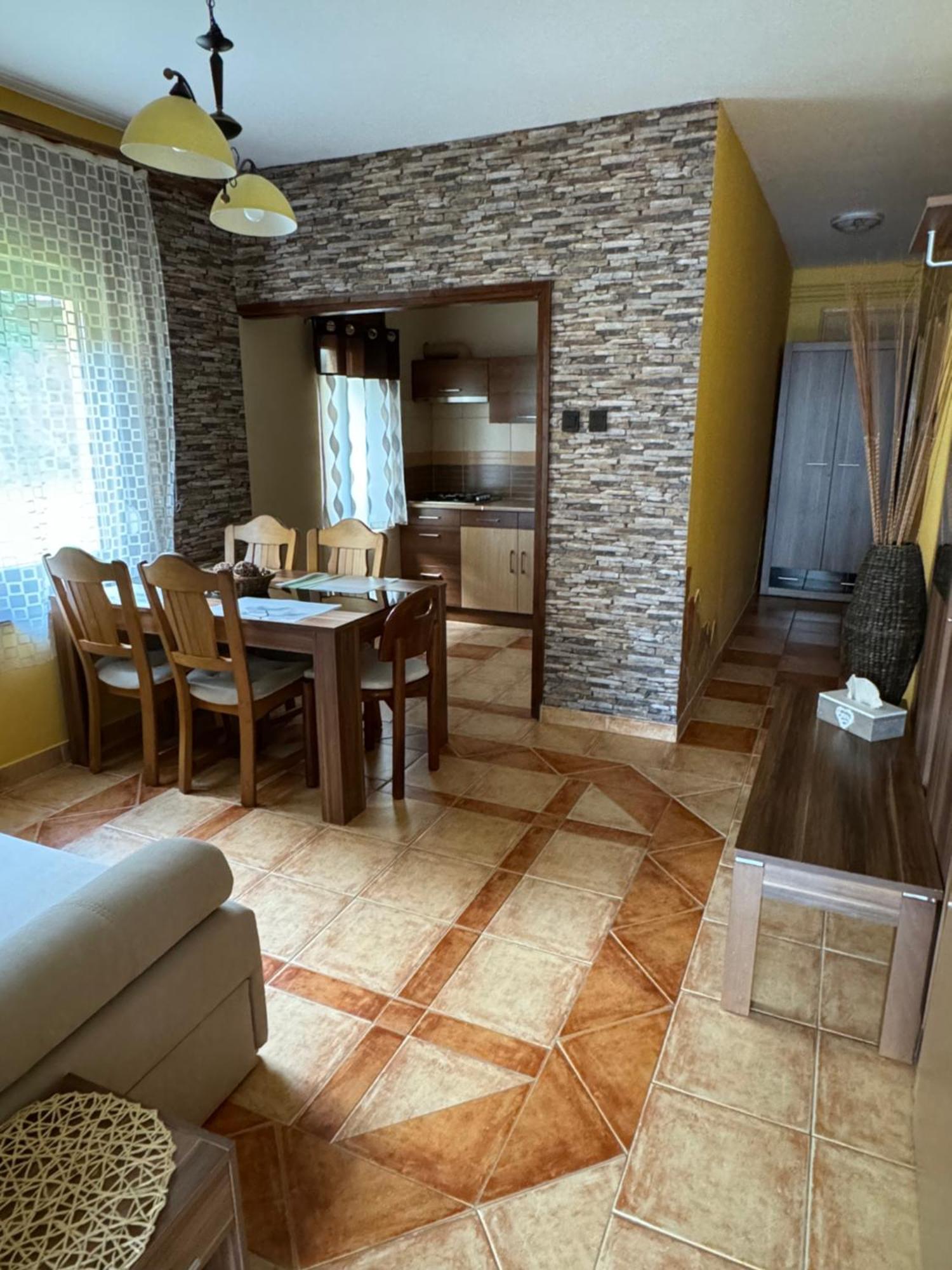 Rozsa Apartman 2 Alsoors Room photo