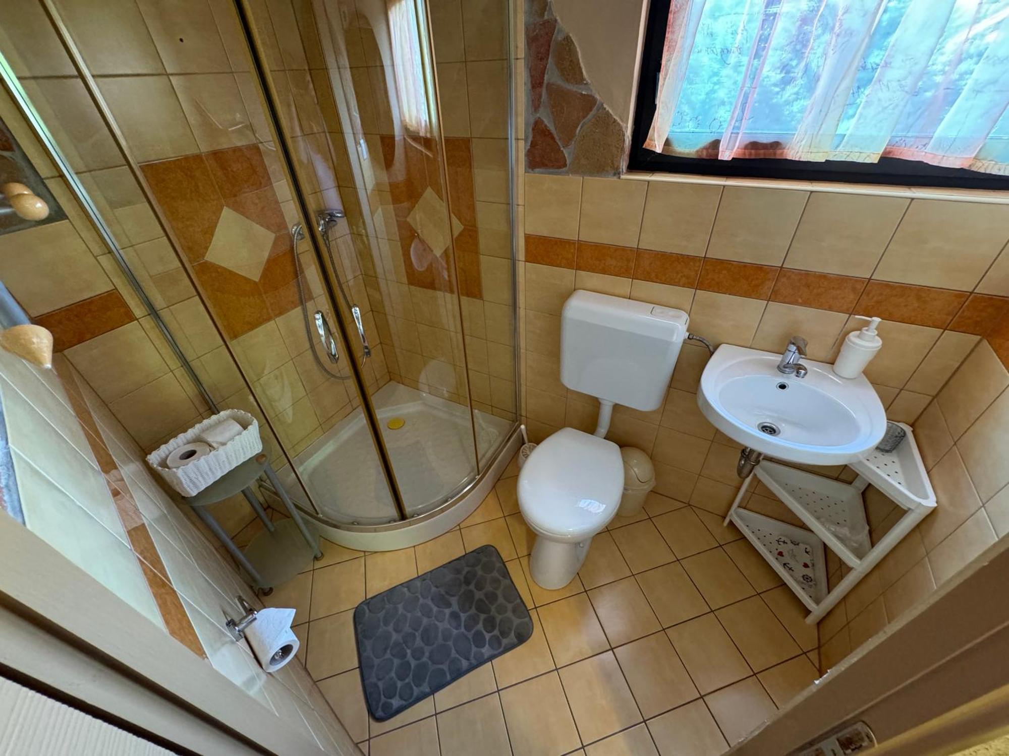 Rozsa Apartman 2 Alsoors Room photo