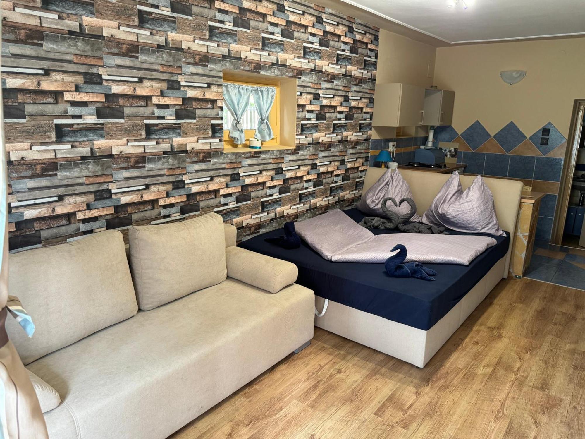 Rozsa Apartman 2 Alsoors Room photo