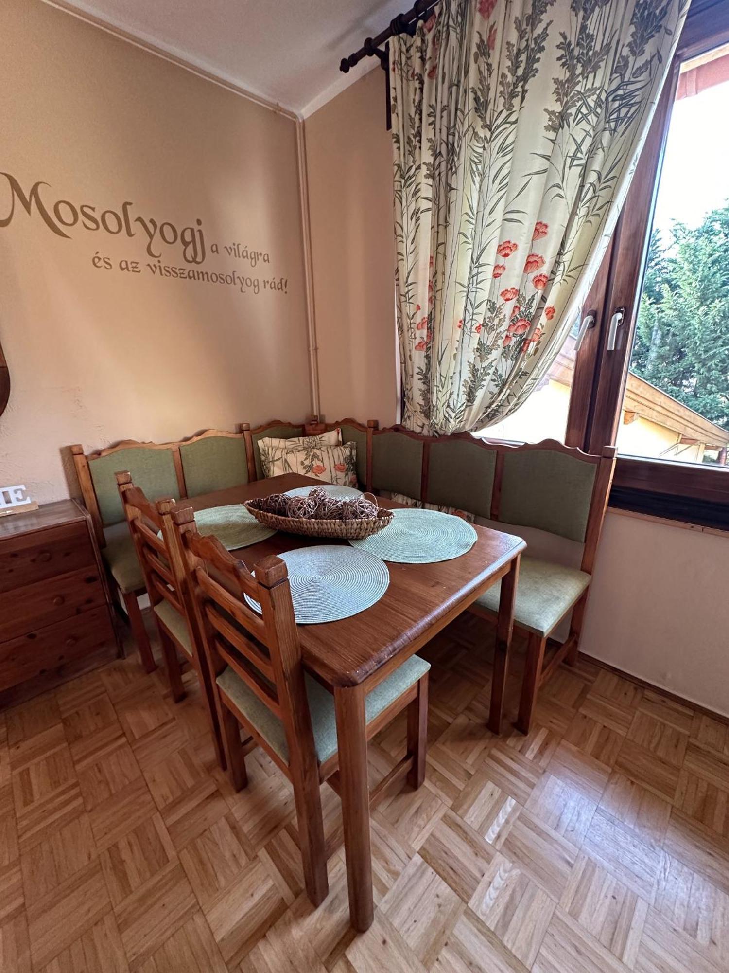 Rozsa Apartman 2 Alsoors Room photo